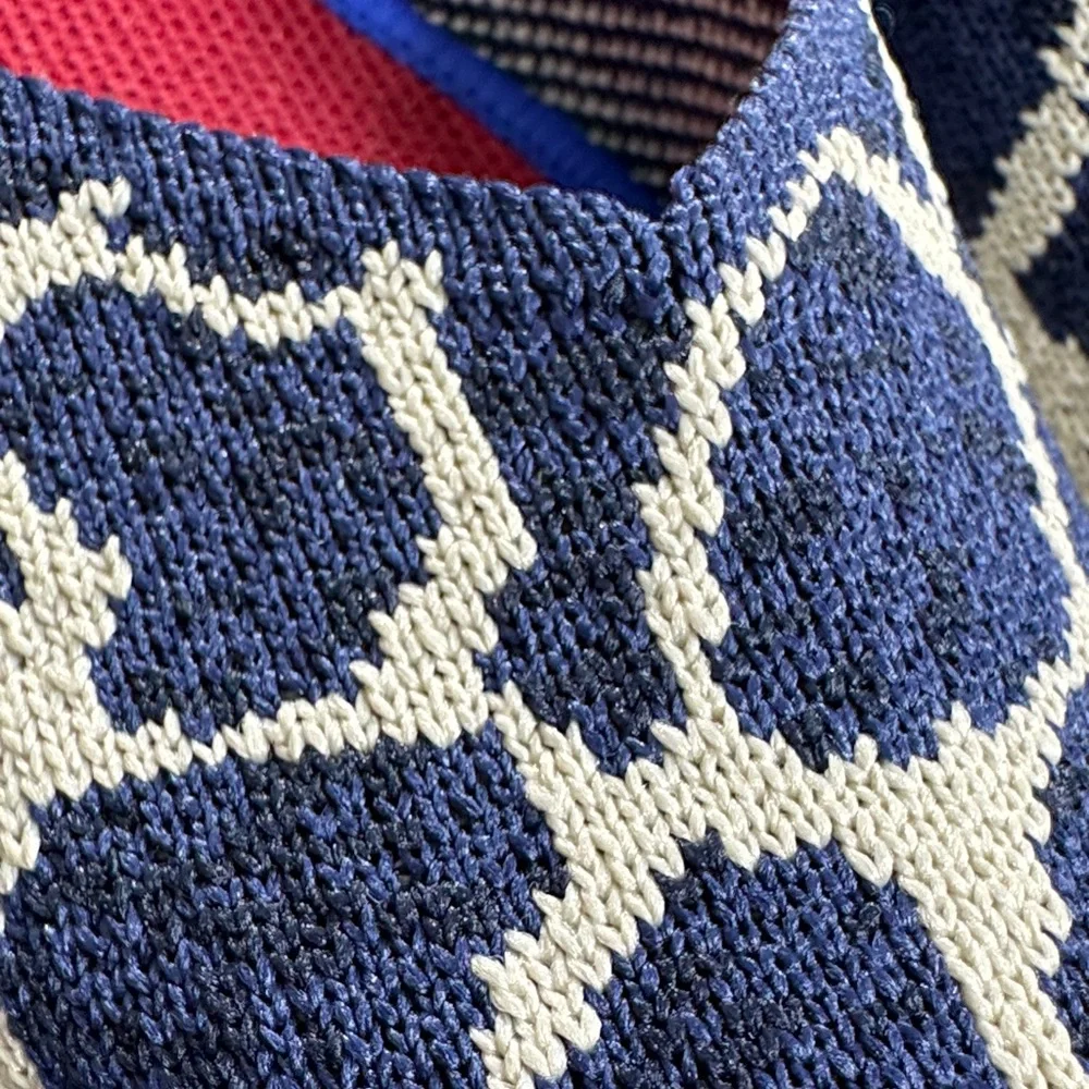 Rothy's The Point Indigo Giraffe Blue White Animal Print Size 7.5‎ Pointed Toe
